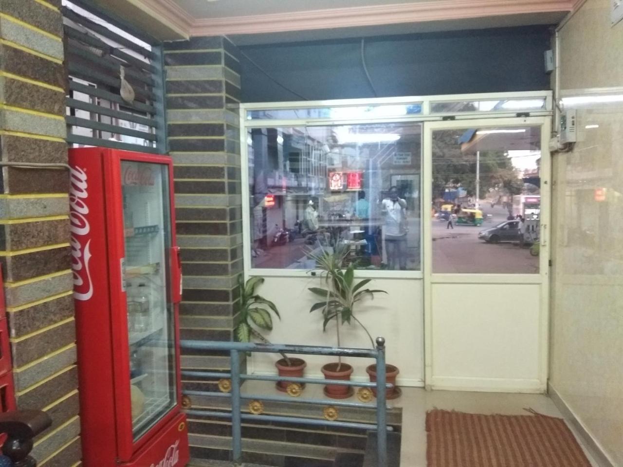 Hôtel Apoorva Residency à Bangalore Extérieur photo
